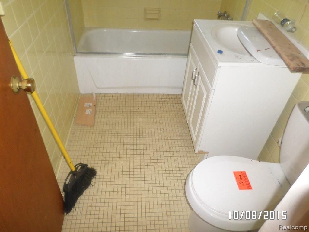 9660 Evergreen Road Detroit, MI 48228 - Photo 14 of 14 072.JPG