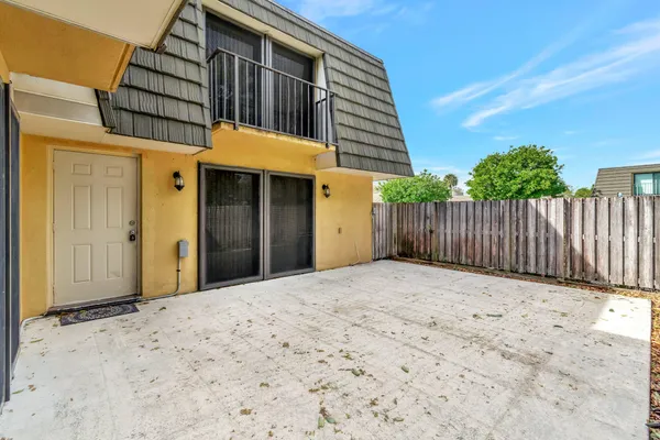 $2,500 | 311 3rd Way, West Palm Beach, FL 33407