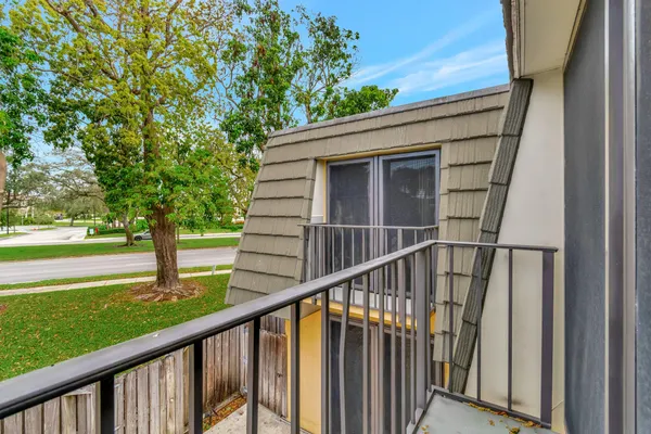 $2,500 | 311 3rd Way, West Palm Beach, FL 33407