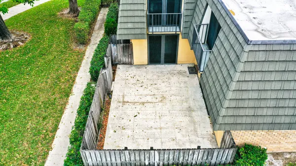 $2,500 | 311 3rd Way, West Palm Beach, FL 33407