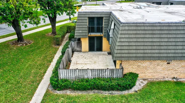 $2,500 | 311 3rd Way, West Palm Beach, FL 33407