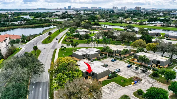 $2,500 | 311 3rd Way, West Palm Beach, FL 33407