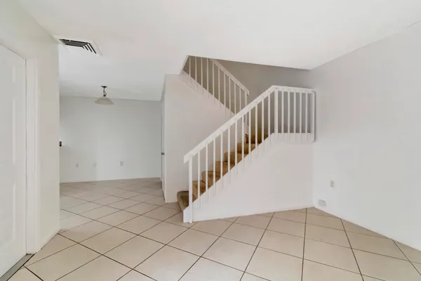 $2,500 | 311 3rd Way, West Palm Beach, FL 33407