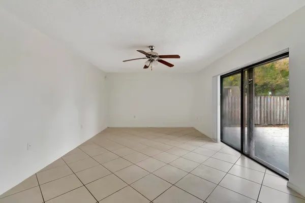 $2,500 | 311 3rd Way, West Palm Beach, FL 33407