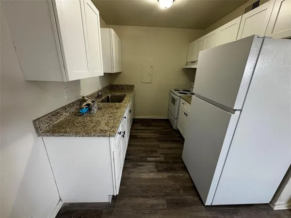 $795 | 3524 West Buckingham Road, Unit 314, Garland, TX 75042