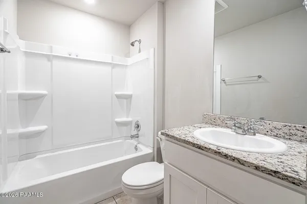 $2,100 | 206 Chestnut Oak Drive, Lafayette, LA 70507