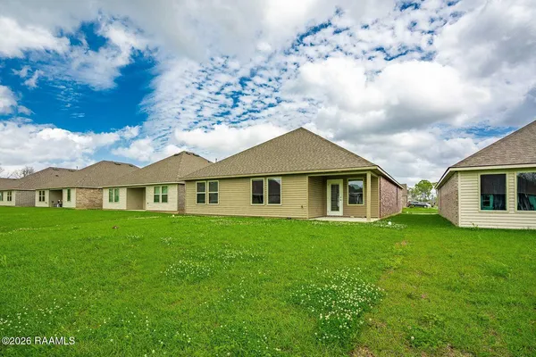 $2,100 | 206 Chestnut Oak Drive, Lafayette, LA 70507