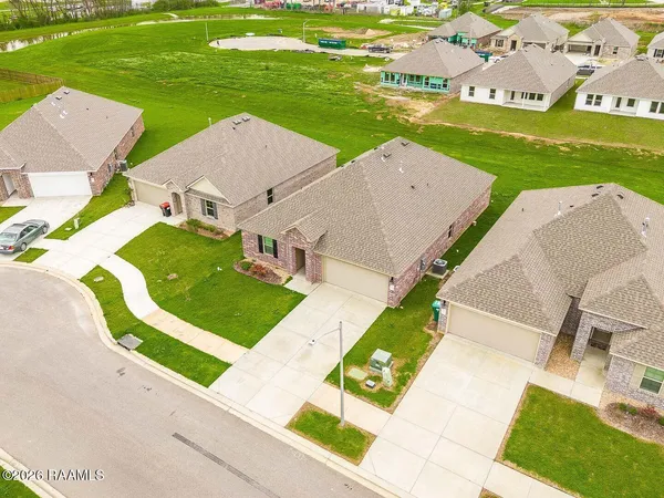 $2,100 | 206 Chestnut Oak Drive, Lafayette, LA 70507