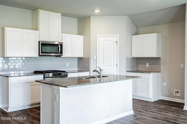 $2,100 | 206 Chestnut Oak Drive, Lafayette, LA 70507