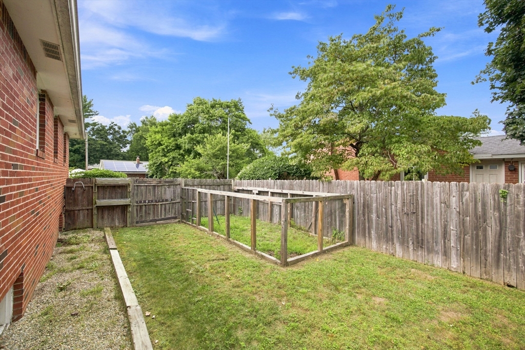 63 Martel Road Springfield, MA 01119 - Photo 12 of 39 Gallery Image 12