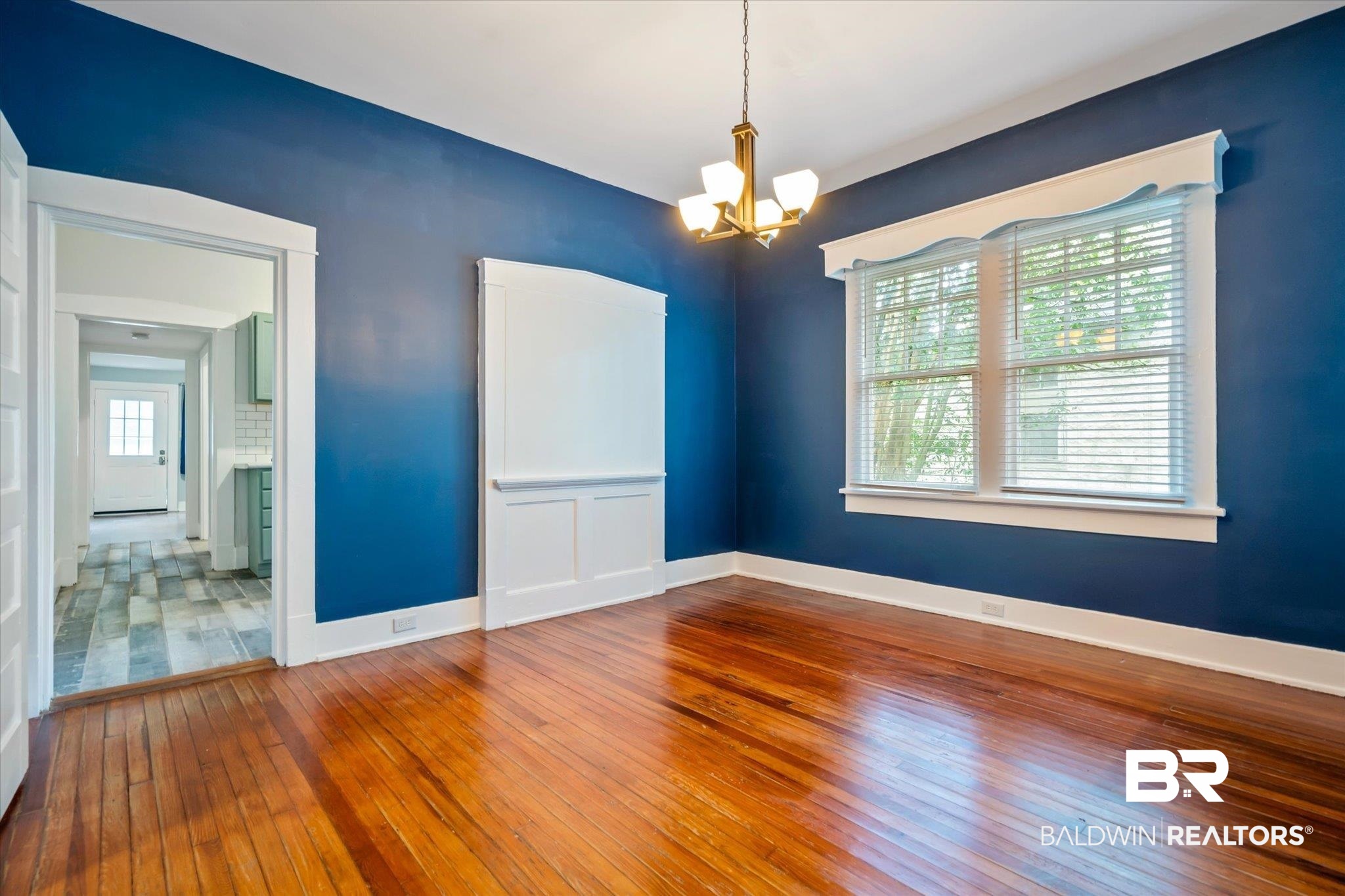 2561 Spring Hill Avenue Mobile, AL 36607 - Photo 6 of 23