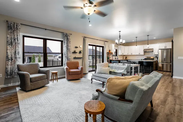 $575,000 | 618 Silver Drive, Holmen, WI 54636