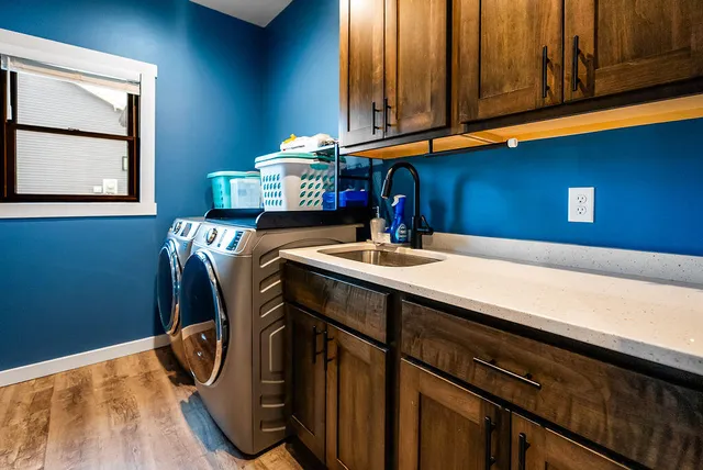 $575,000 | 618 Silver Drive, Holmen, WI 54636