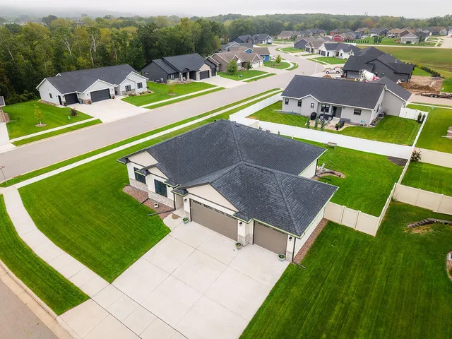 $575,000 | 618 Silver Drive, Holmen, WI 54636