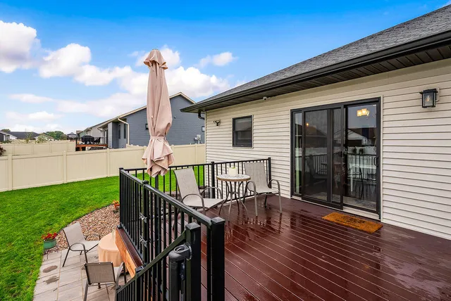 $575,000 | 618 Silver Drive, Holmen, WI 54636