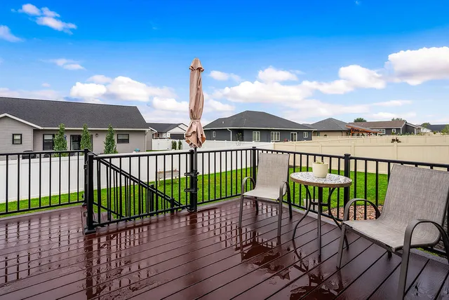 $575,000 | 618 Silver Drive, Holmen, WI 54636