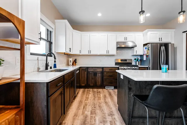 $575,000 | 618 Silver Drive, Holmen, WI 54636