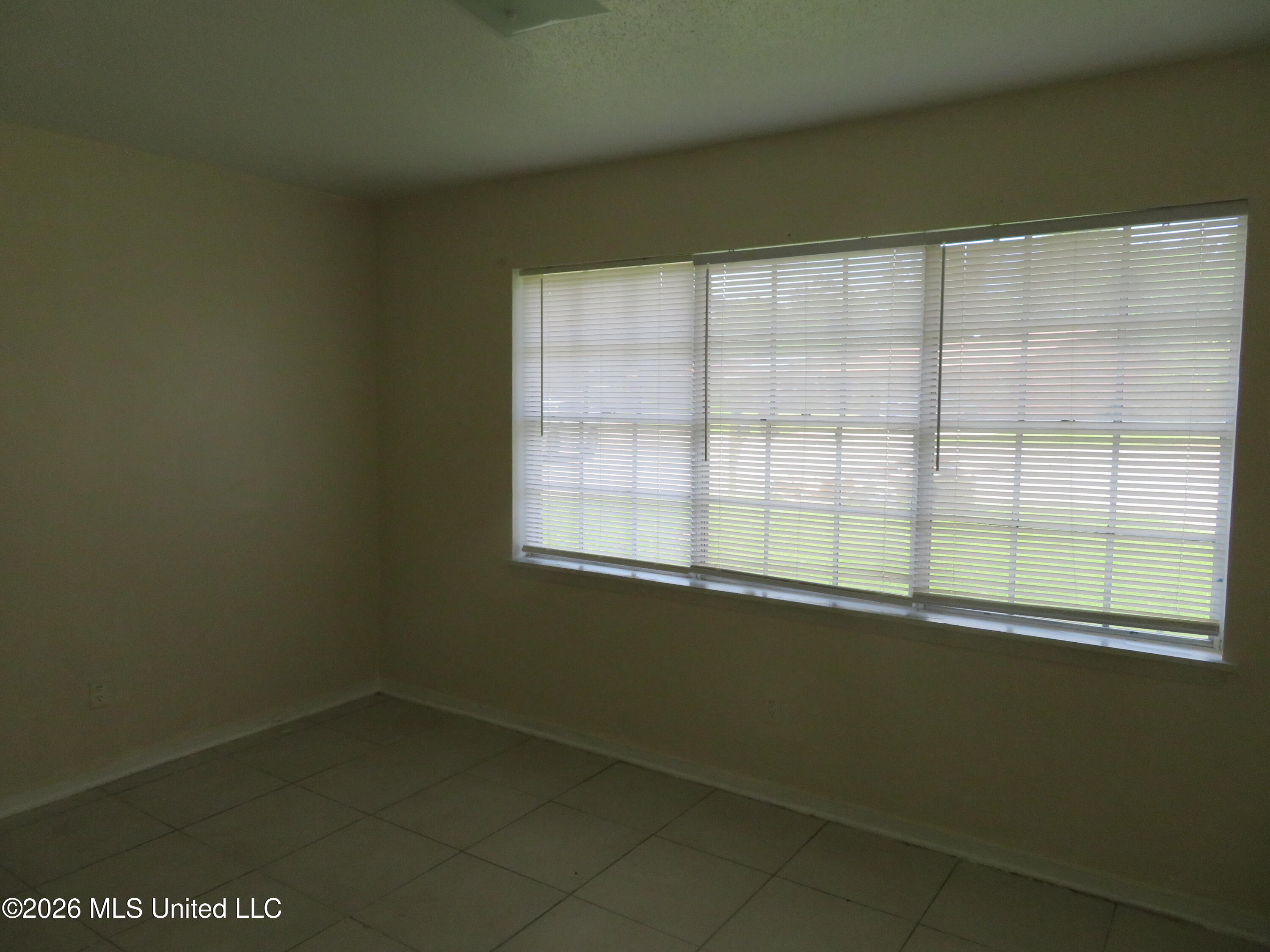 356 Springdale Circle D'Iberville, MS 39540 - Photo 12 of 22 IMG_0958
