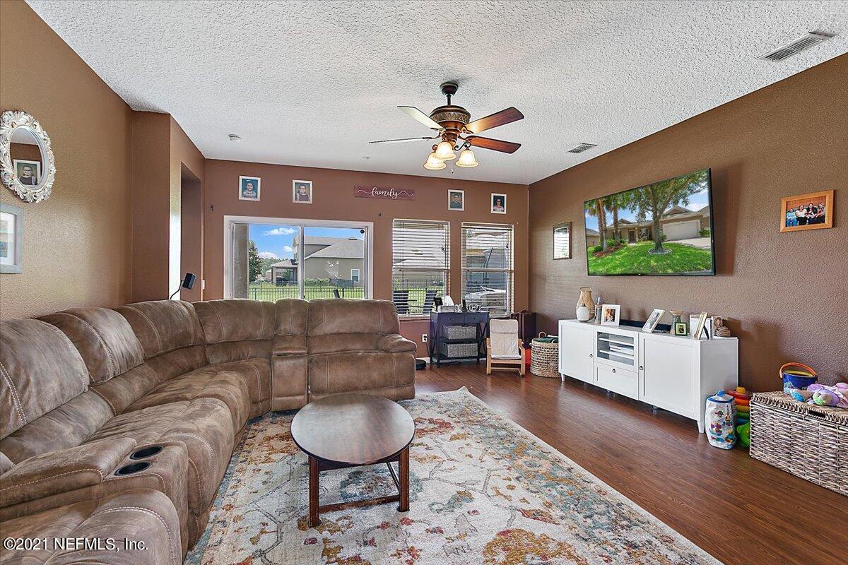 16295 Tisons Bluff Road Jacksonville, FL 32218 - Photo 5 of 24 05-Family Room