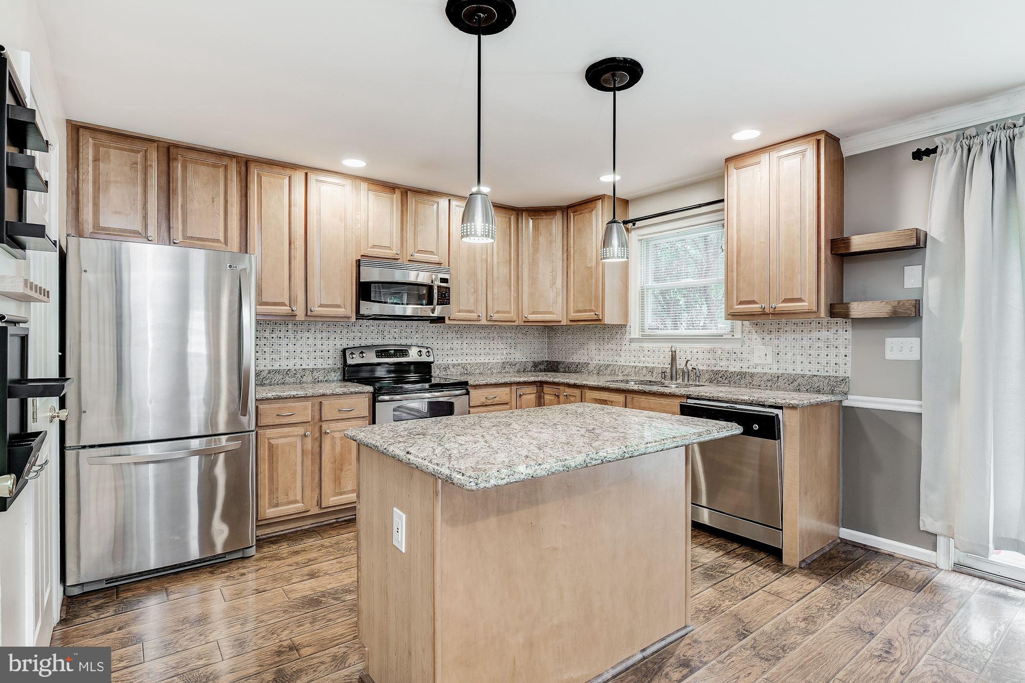 1618 Hilltop Road Edgewater, MD 21037 - Photo 11 of 42 Eat-In Kitchen