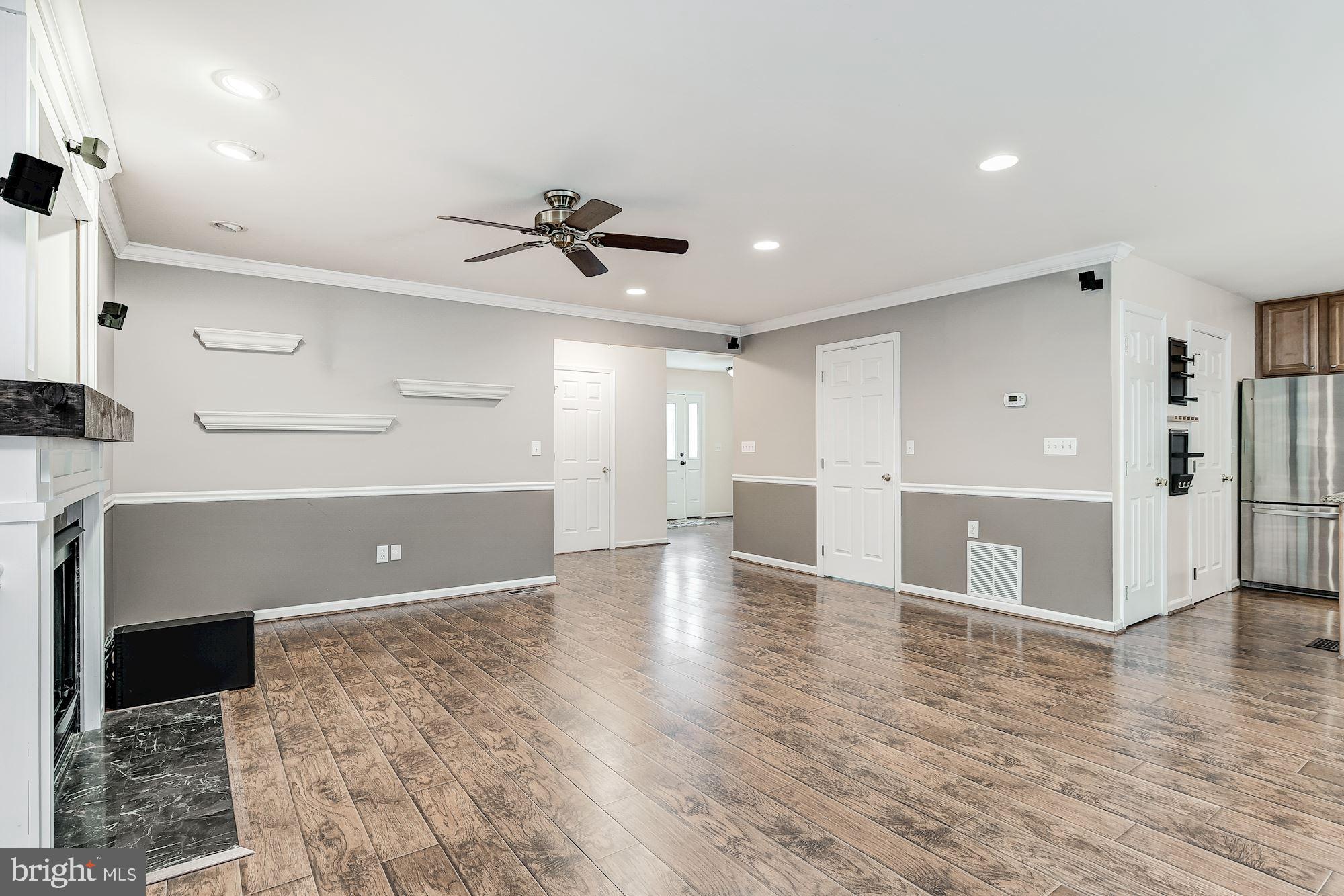 1618 Hilltop Road Edgewater, MD 21037 - Photo 7 of 42 Living Room