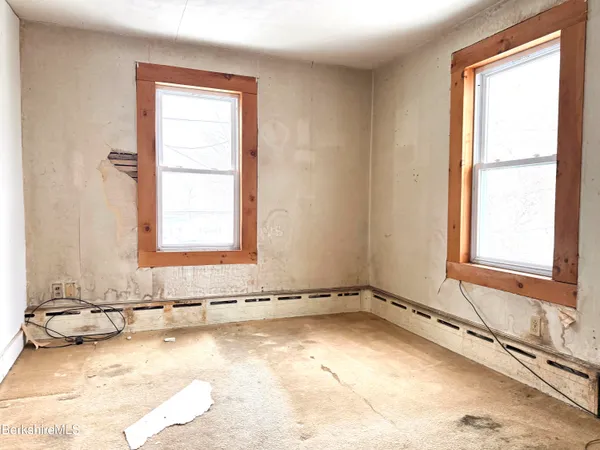 $111,000 | 9 Depot Street, Monroe, MA 01350