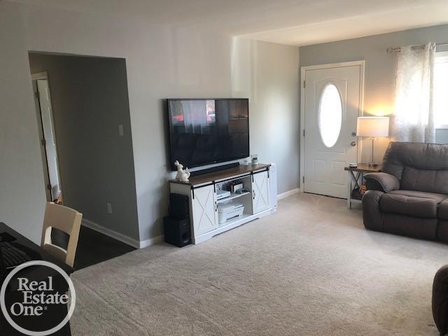 38084 Radde Street Clinton Township, MI 48036 - Photo 15 of 36 50070811-14.JPG