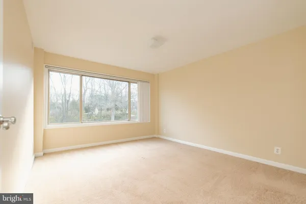 $289,900 | 10570 Main Street, Unit 424, Fairfax, VA 22030