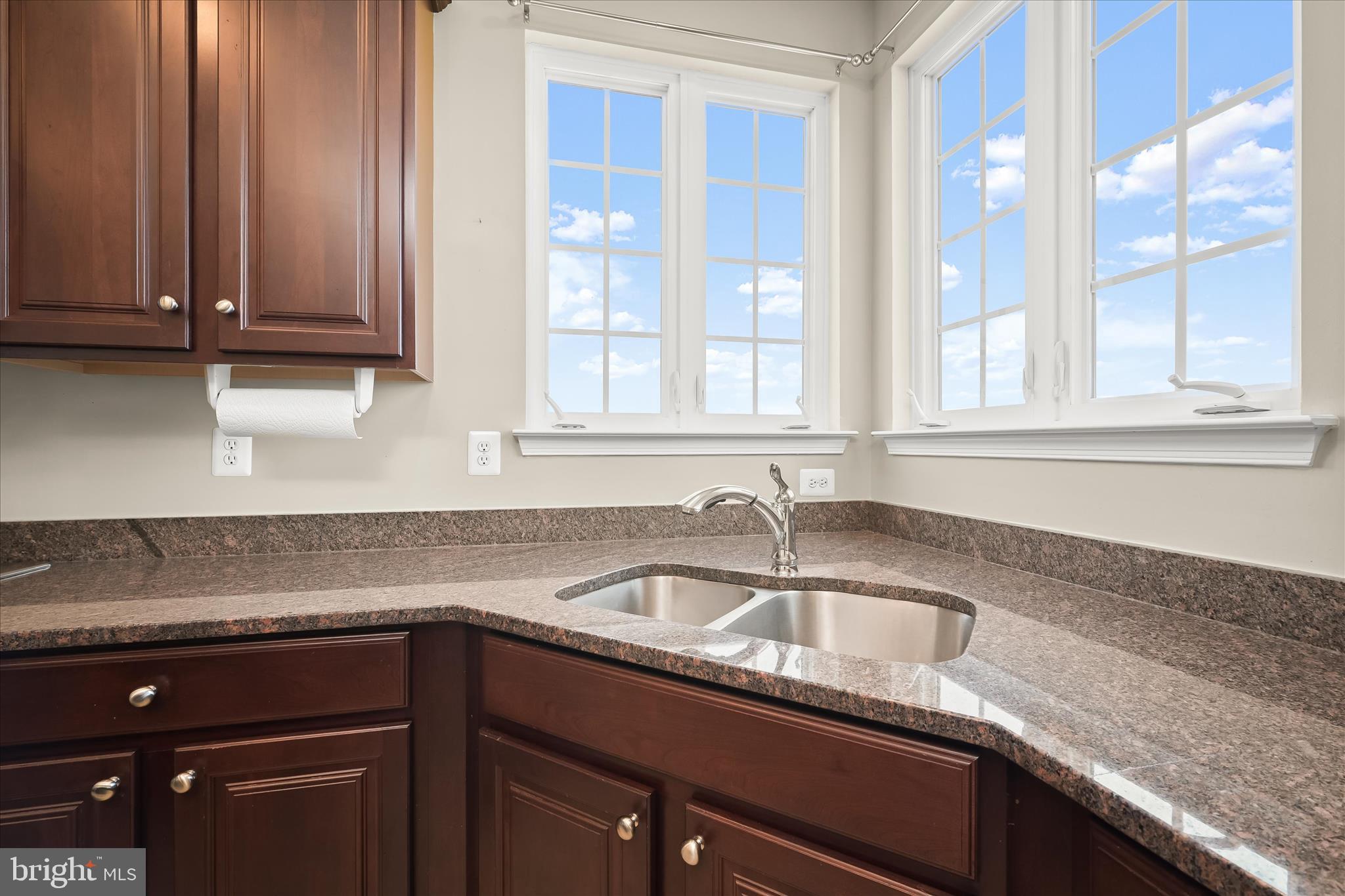 10138 Roulette Drive Hagerstown, MD 21740 - Photo 29 of 83 Granite Countertops - Corner Window