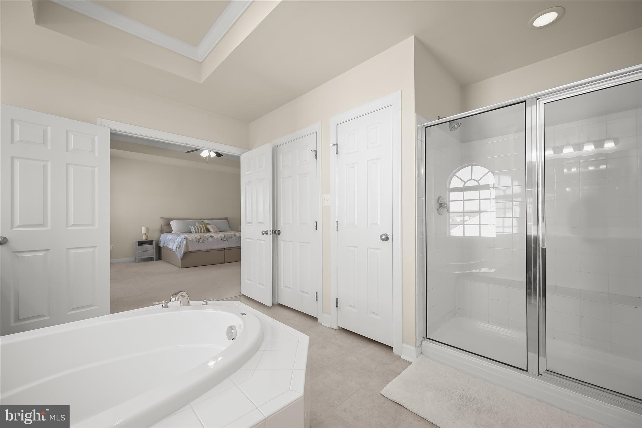 10138 Roulette Drive Hagerstown, MD 21740 - Photo 47 of 83 Primary En-Suite Full Bath