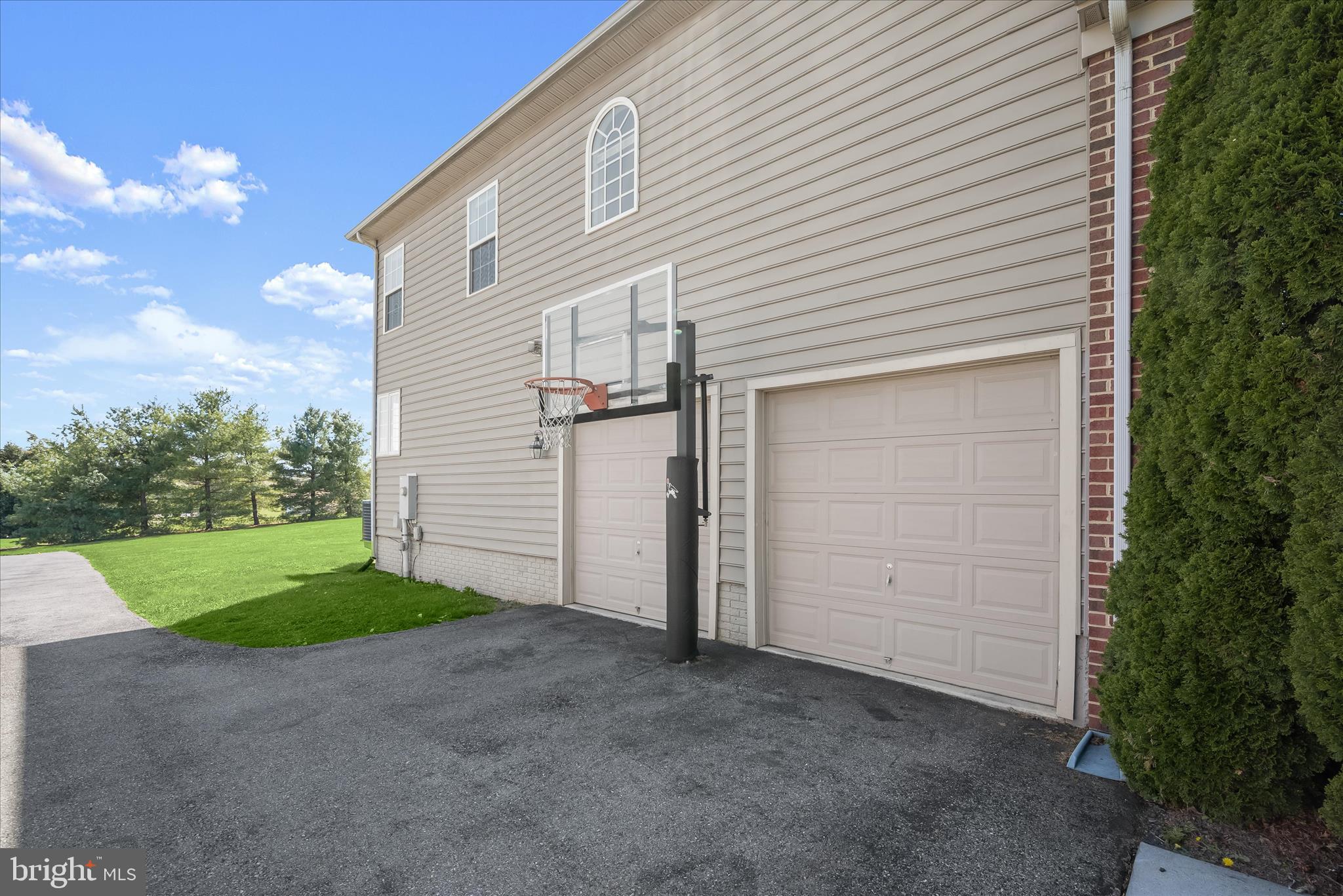 10138 Roulette Drive Hagerstown, MD 21740 - Photo 72 of 83 Attached 2 Car Garage