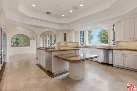 $15,900,000 | 11971 Lockridge Road, Studio City, CA 91604