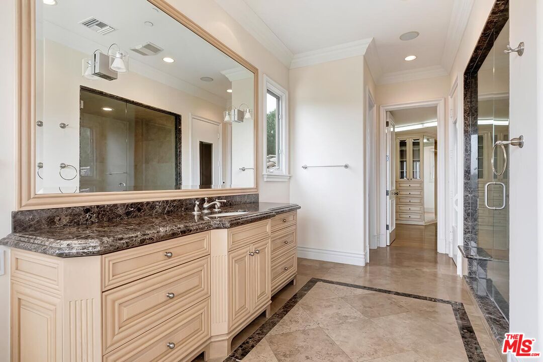 11971 Lockridge Road Studio City, CA 91604 - Photo 23 of 33