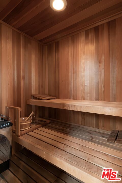 11971 Lockridge Road Studio City, CA 91604 - Photo 24 of 33