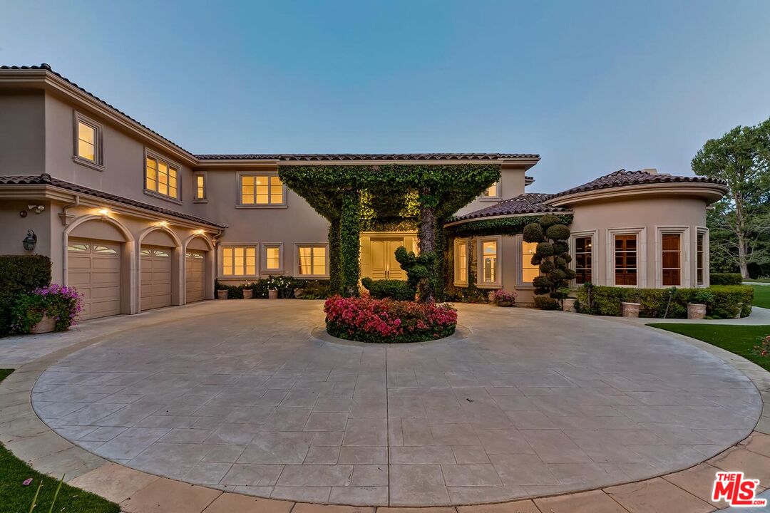 11971 Lockridge Road Studio City, CA 91604 - Photo 5 of 33