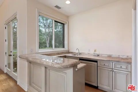 $15,900,000 | 11971 Lockridge Road, Studio City, CA 91604