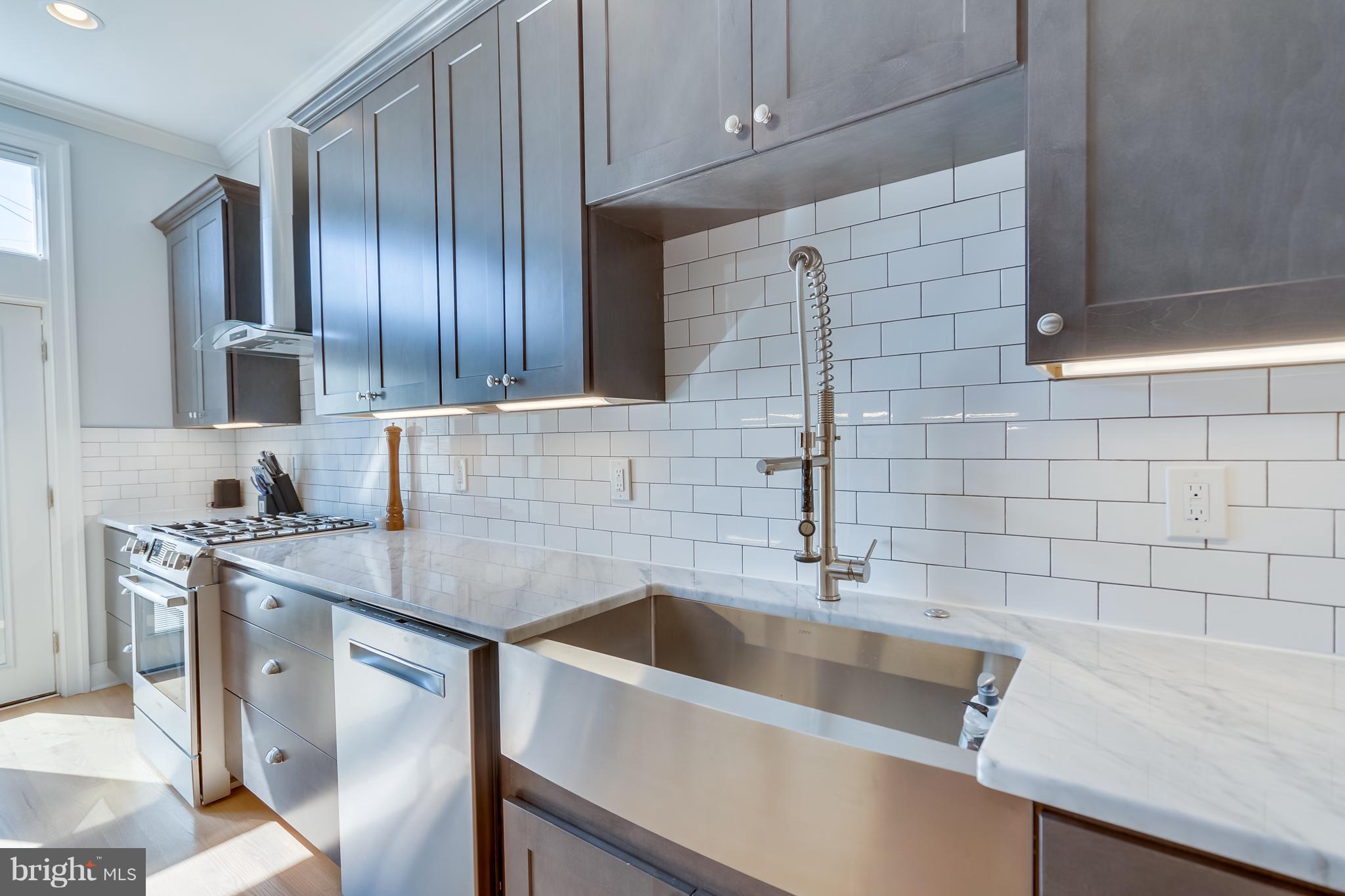 42 Seaton Place Northwest Washington, DC 20001 - Photo 3 of 26 Kitchen