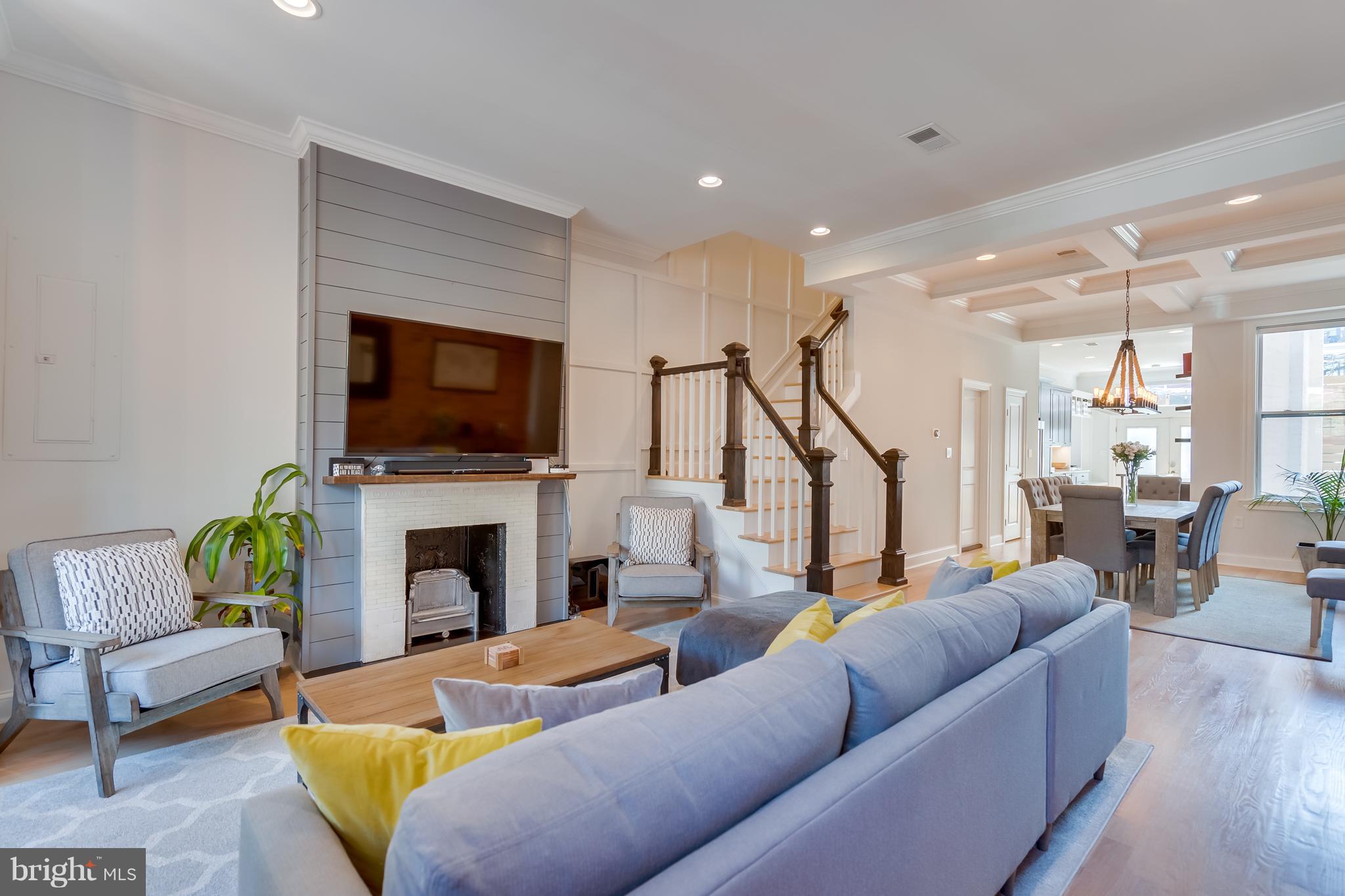 42 Seaton Place Northwest Washington, DC 20001 - Photo 9 of 26 Living Room