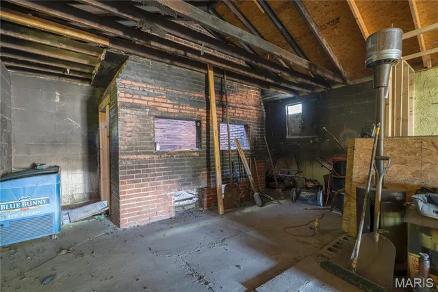 $23,000 | 3300 McCasland Avenue, East St. Louis, IL 62207