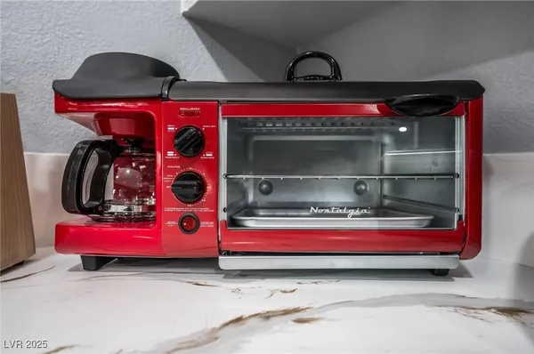 $3,495 | 7439 Trudy Lane, Las Vegas, NV 89123