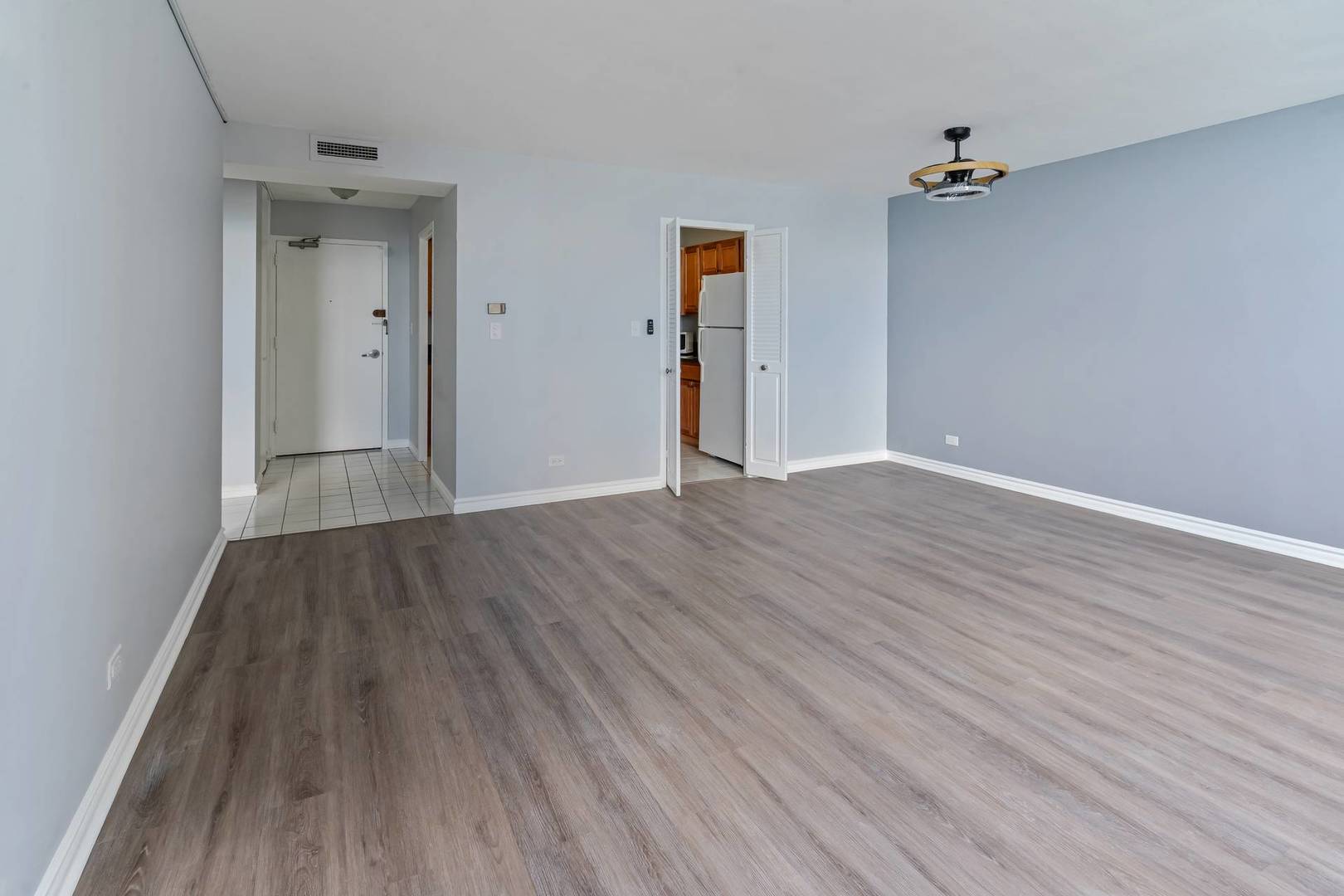 6301 North Sheridan Road, Unit 11N Chicago, IL 60660 - Photo 9 of 27 Gallery Image 9