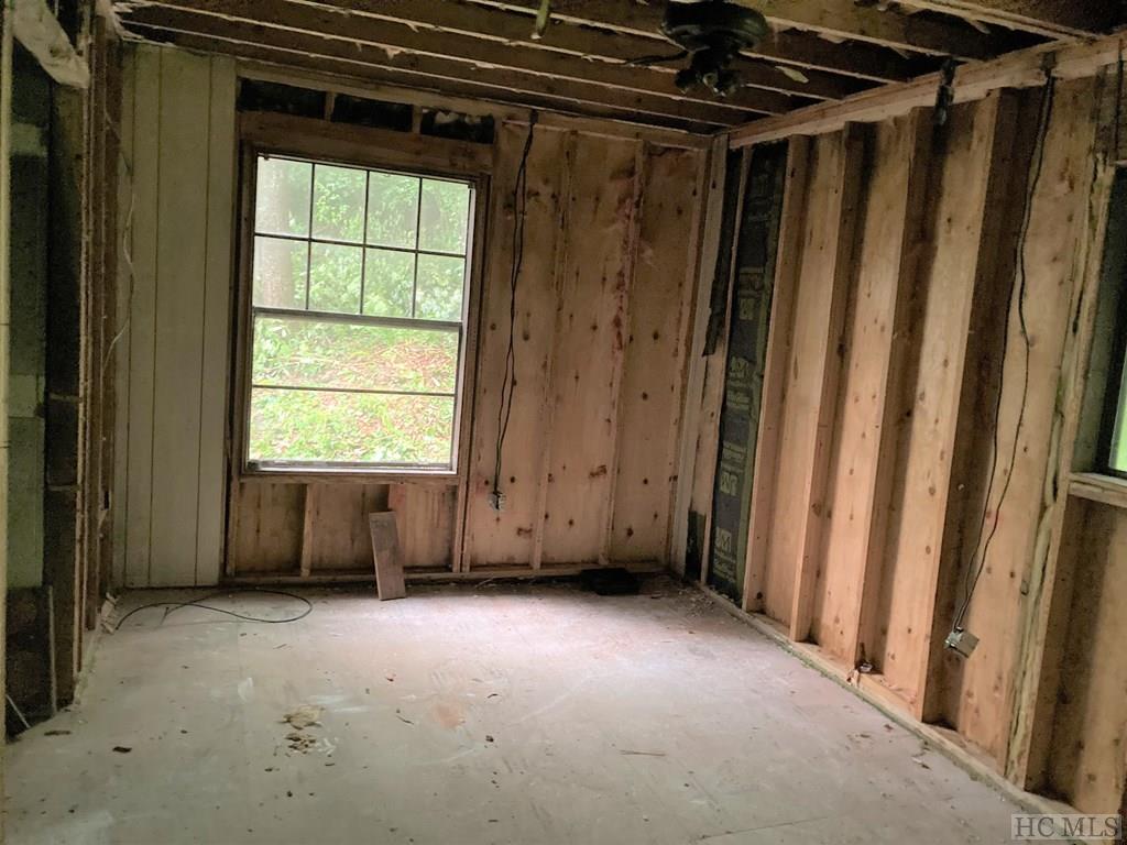 40 Soldier Point Cullowhee, NC 28723 - Photo 2 of 16 Gallery Image 2