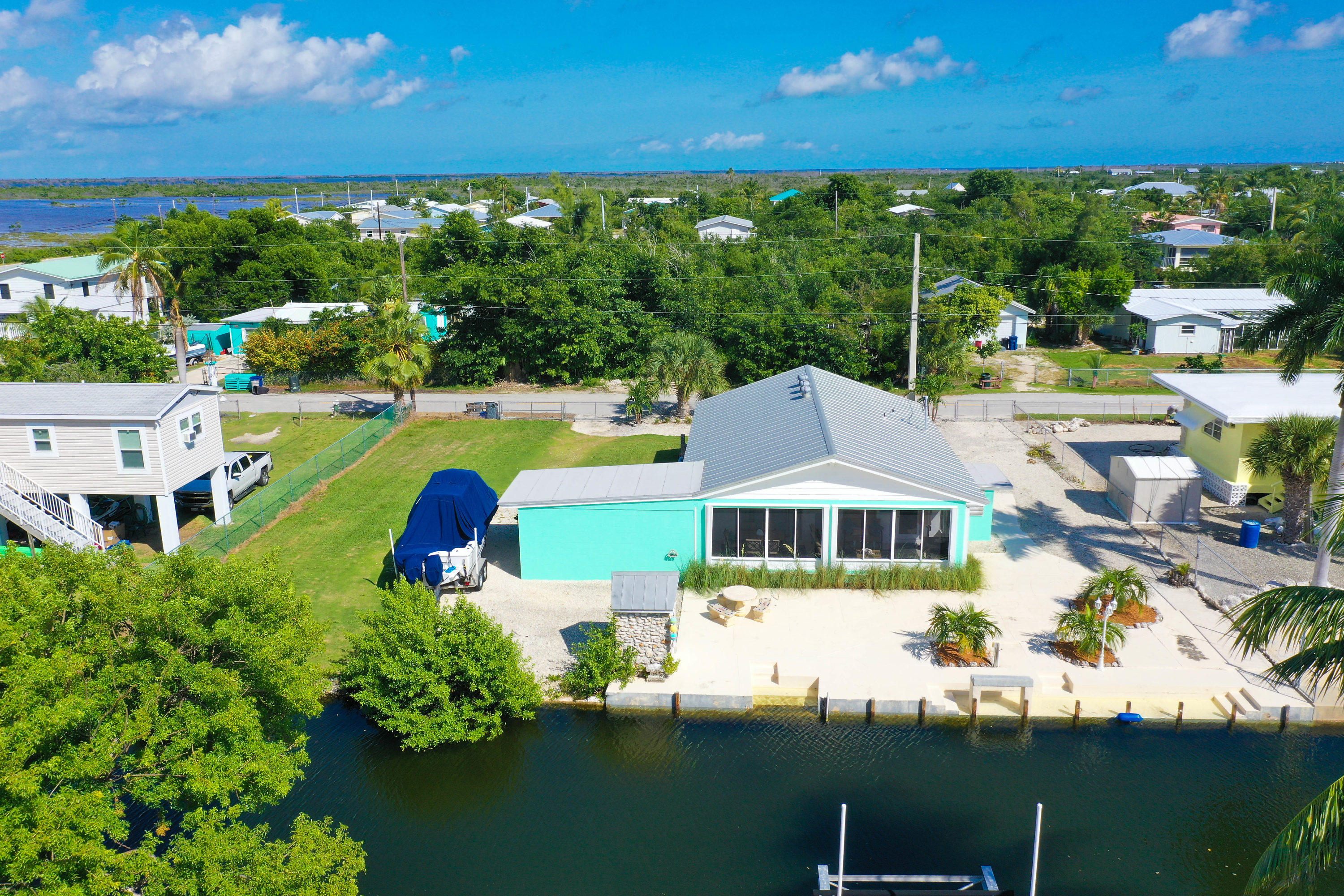3940 Hall Road Big Pine Key, FL 33043 - Photo 15 of 33 Rear View