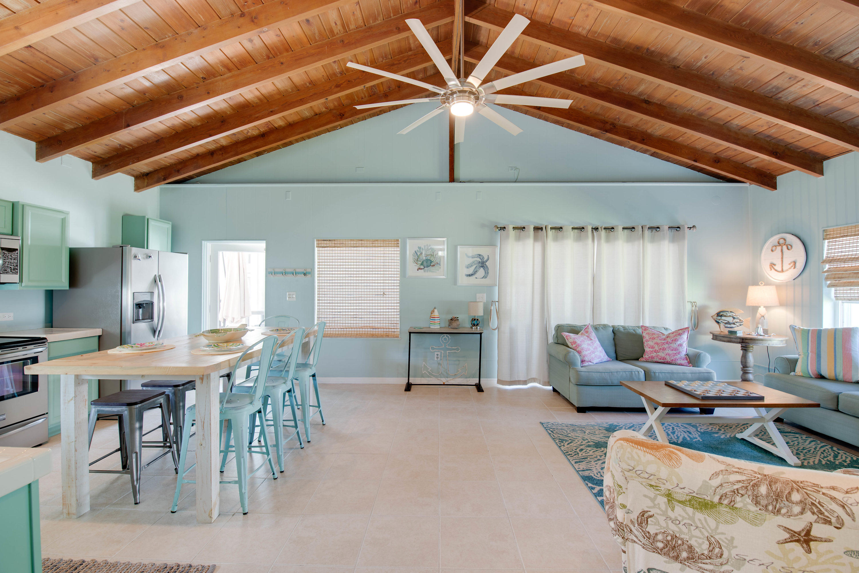 3940 Hall Road Big Pine Key, FL 33043 - Photo 18 of 33 Soaring Ceilings