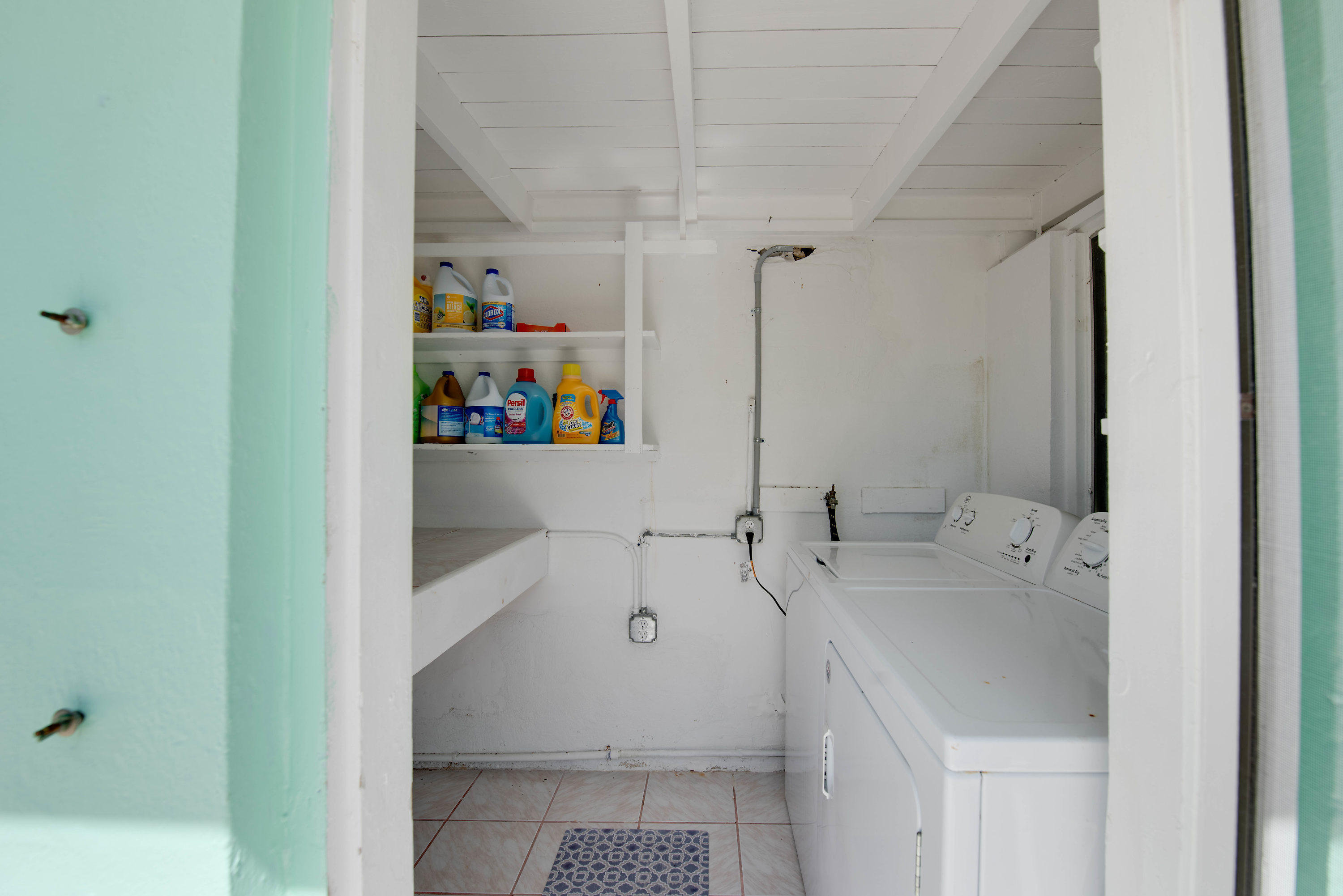 3940 Hall Road Big Pine Key, FL 33043 - Photo 33 of 33 Laundry Room