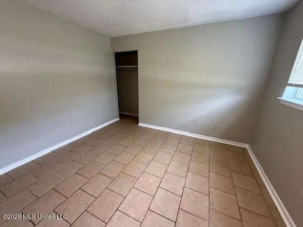 $1,600 | 2171 Old Popp's Ferry Road, Biloxi, MS 39532