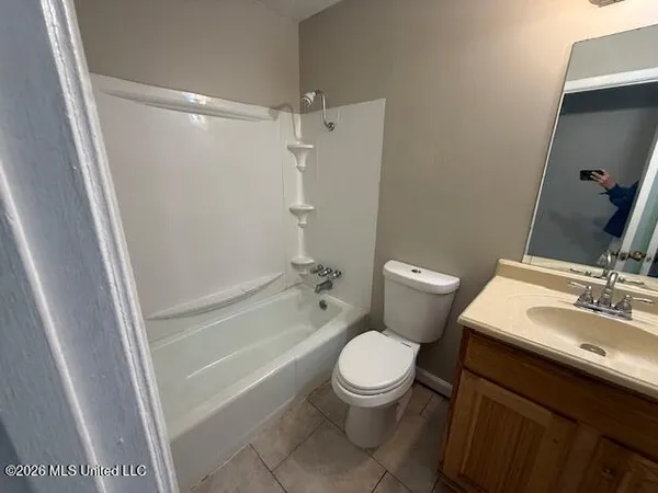 $1,600 | 2171 Old Popp's Ferry Road, Biloxi, MS 39532