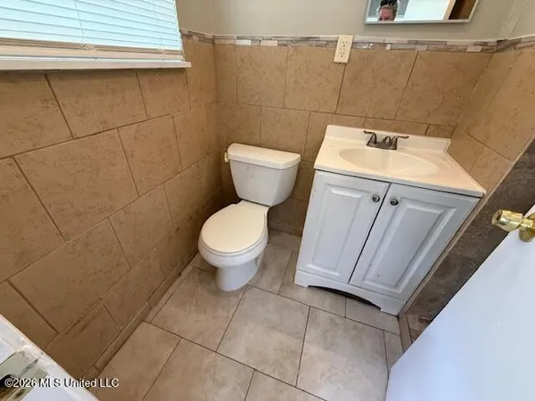 $1,600 | 2171 Old Popp's Ferry Road, Biloxi, MS 39532