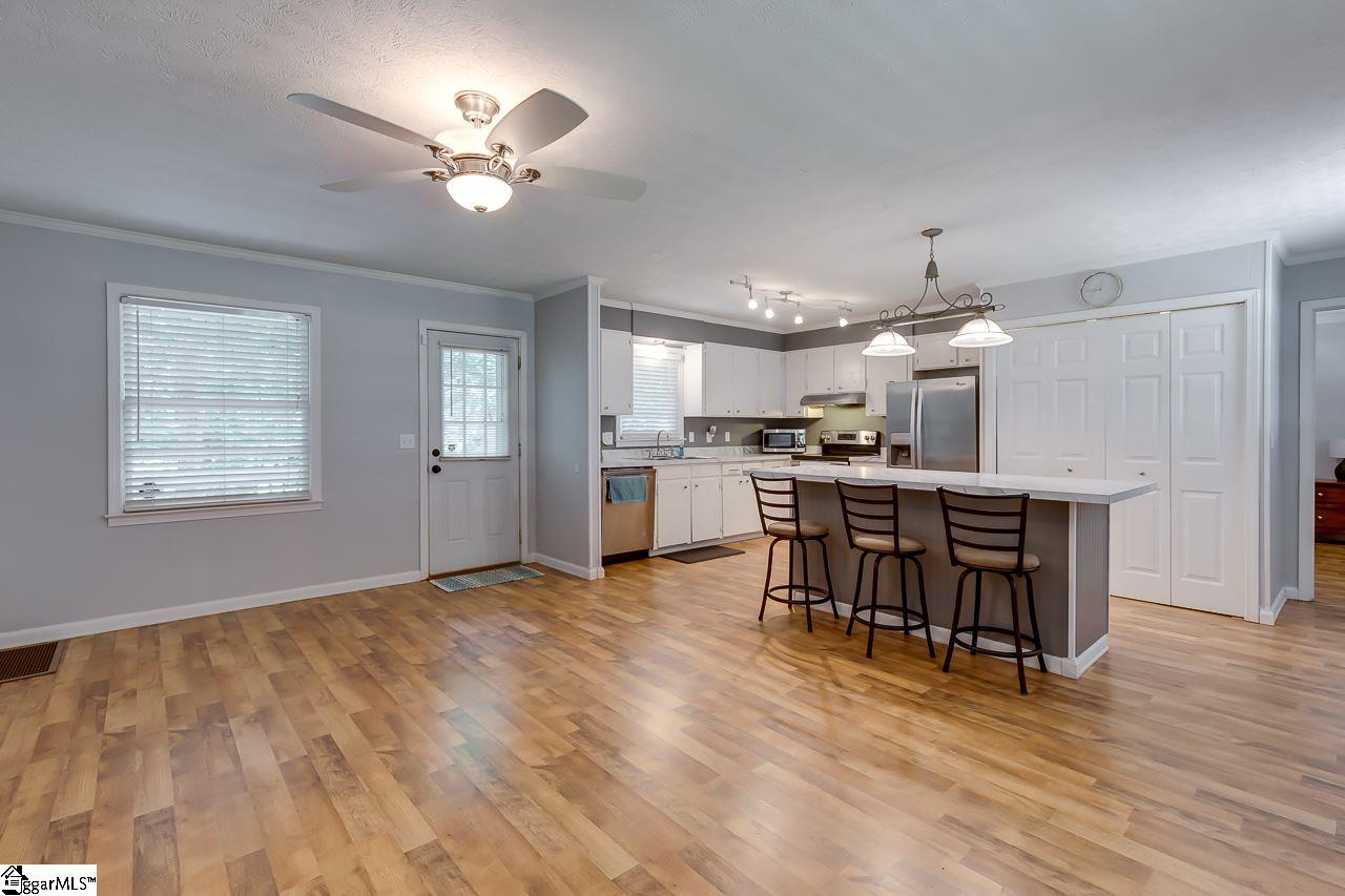 104 Branchview Court Simpsonville, SC 29680 - Photo 5 of 34 Gallery Image 5