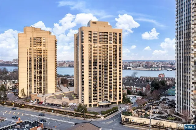 $430,000 | 800 Palisade Avenue, Unit 1804, Fort Lee, NJ 07024
